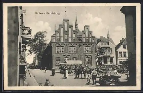 AK Rendsburg, Rathaus mit Strassenpartie