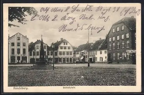 AK Rendsburg, Schlossplatz mit Denkmal