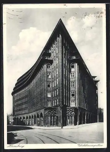 AK Hamburg-Kontorhausviertel, Chilehaus mit Strasse