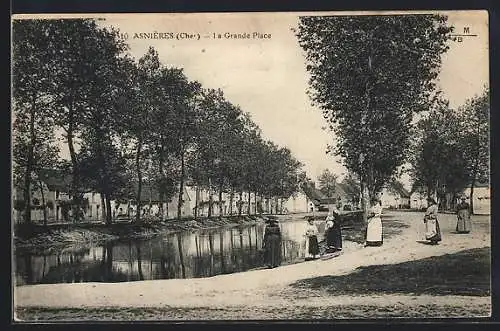 AK Asnières, La Grande Place avec vue sur la rivière et les promeneurs