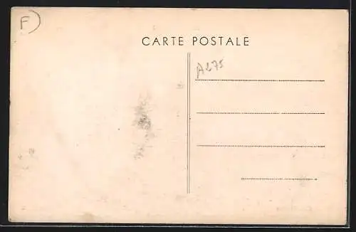 AK Annoix, Vue de la rue principale et des maisons anciennes