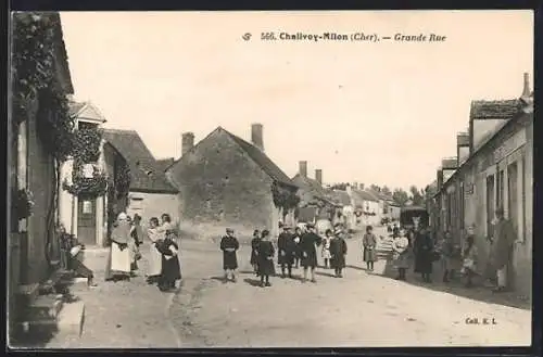 AK Challvoy-Milon, Grande Rue animée avec habitants et maisons traditionnelles