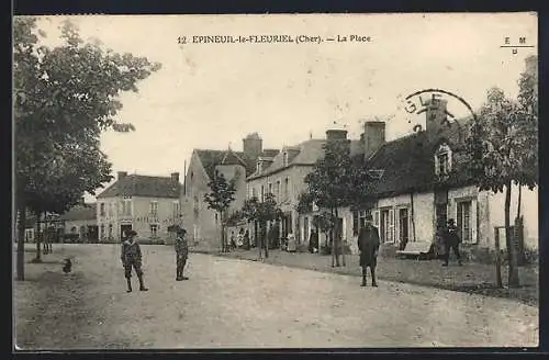 AK Epineuil-le-Fleuriel, La Place avec villageois et arbres