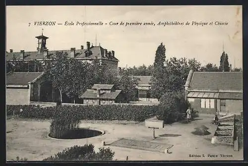 AK Vierzon, École Professionnelle, Cour de première année, Amphithéâtres de Physique et Chimie