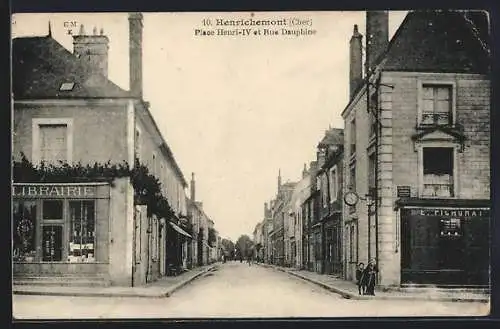 AK Henrichemont, Place Henri-IV et Rue Dauphine avec librairie et commerces