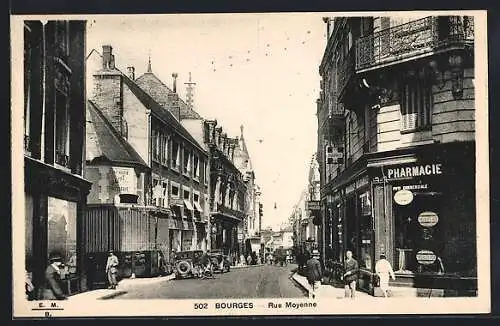 AK Bourges, Rue Moyenne avec commerces et passants animés