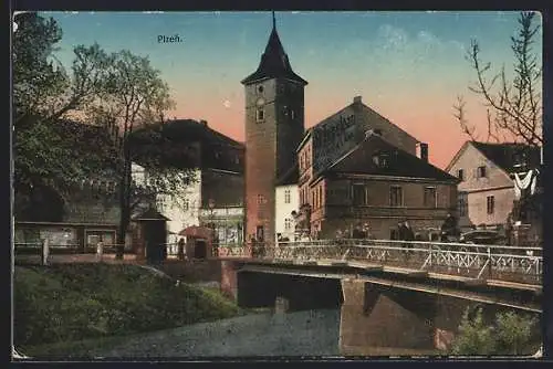 AK Plzen, Blick über eine Brücke auf Gebäude der Innenstadt