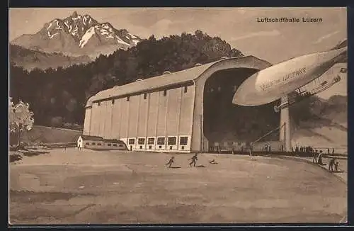 AK Luzern, Zeppelin Ville de Lucerne fliegt in die Luftschiffhalle