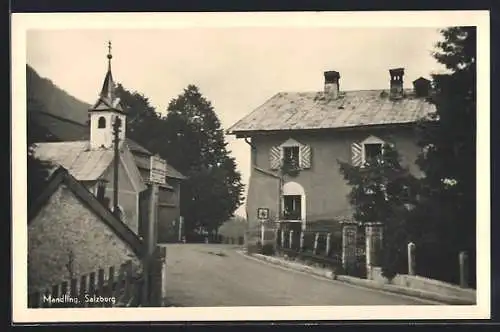 AK Mandling, Strassenpartie mit Kirche