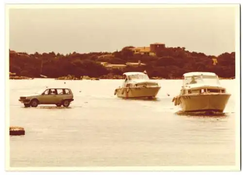 14 Fotografien unbekannter Fotograf, Ansicht Sardinien, Costa Smeralda, Auto Volkswagen VW Polo, Werbe-Aufnahmen m. Floss