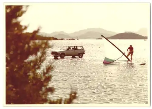 14 Fotografien unbekannter Fotograf, Ansicht Sardinien, Costa Smeralda, Auto Volkswagen VW Polo, Werbe-Aufnahmen m. Floss