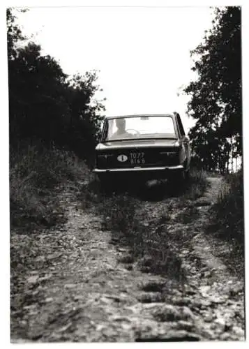 2 Fotografien Horst Hamel, Stuttgart, Auto Fiat 124, Kfz-Kennzeichen Turin - Torino / Italien