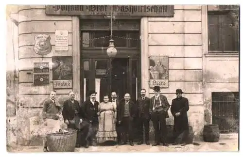 10 Fotografien unbekannter Fotograf, Ansicht Wien, Ladengeschäfte, Poysdorfer Weinhalle, Gasthaus Zum Gück-Stern, u.a.