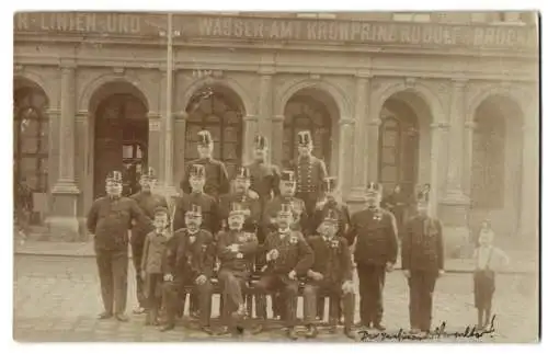 10 Fotografien unbekannter Fotograf, Ansicht Wien, Ladengeschäfte, Poysdorfer Weinhalle, Gasthaus Zum Gück-Stern, u.a.