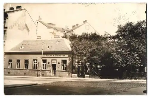 10 Fotografien unbekannter Fotograf, Ansicht Wien, Ladengeschäfte, Poysdorfer Weinhalle, Gasthaus Zum Gück-Stern, u.a.