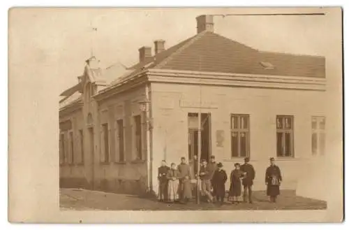 10 Fotografien unbekannter Fotograf, Ansicht Wien, Wohn - und Geschäftshäuser, Gasthaus Adolf Schmöger, Trödelhalle u.a.