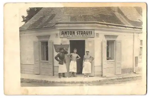 10 Fotografien unbekannter Fotograf, Ansicht Wien, Bäckerei Anton Strauss, Festwagen, Biergarten, Hotel zur Gold Sonne