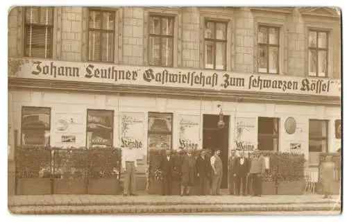 10 Fotografien unbekannter Fotograf, Ansicht Wien, Kunst-Tischlerei Max Wild, Gasthaus zum Goldenen Schiff u.a.