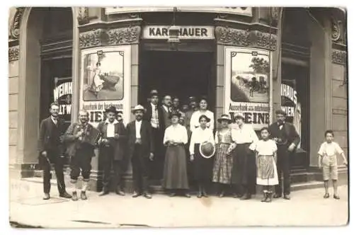 10 Fotografien unbekannter Fotograf, Ansicht Wien, Ladengeschäfte, Kneipen, Wiener Typen, Wohn - und Geschäftshäuser