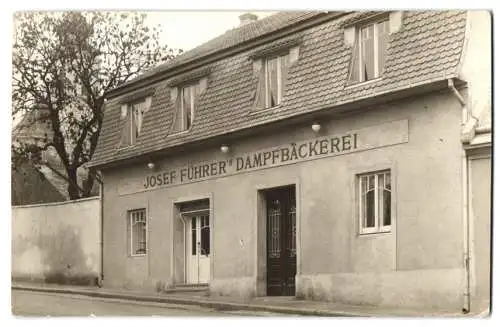 9 Fotografien unbekannter Fotograf, Ansicht Wien, Dampfbäckerei Josef Führer, Aufmarsch am Photo-Atelier Adolf Werner u.