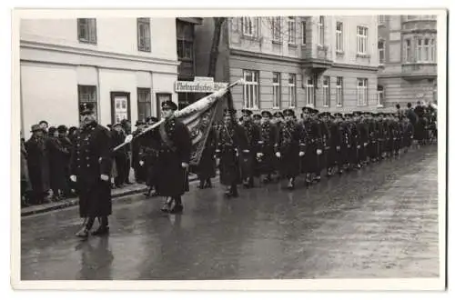 9 Fotografien unbekannter Fotograf, Ansicht Wien, Dampfbäckerei Josef Führer, Aufmarsch am Photo-Atelier Adolf Werner u.