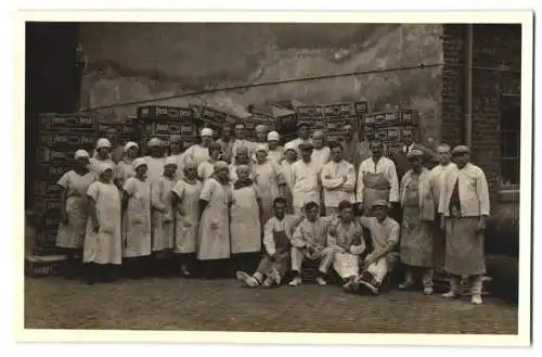 13 Fotografien unbekannter Fotograf, Ansicht Wien, Schwalbengasse 12, Fabrik für Chemische Waren Gottlieb Voith