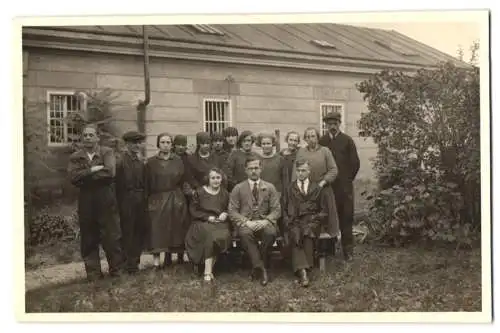 13 Fotografien unbekannter Fotograf, Ansicht Wien, Schwalbengasse 12, Fabrik für Chemische Waren Gottlieb Voith