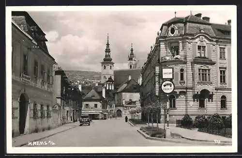 AK Krems a. D., Mädchenerziehungsheim Marienanstalt mit Strassenpartie