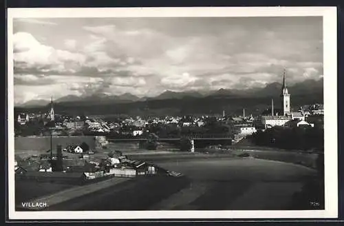 AK Villach, Totalansicht gegen die Berge