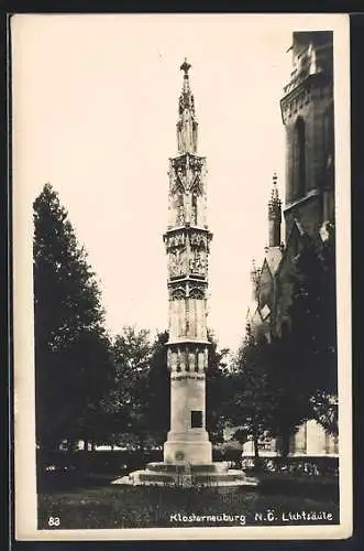 AK Klosterneuburg, Lichtsäule bei der Kirche