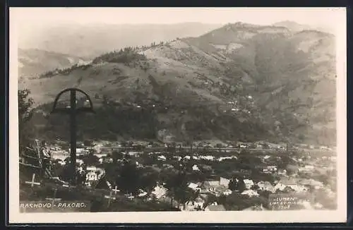 AK Rachovo, Ortsansicht mit Berglandschaft