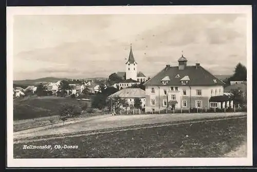 AK Hellmonsödt /Ob.-Donau, Ortsansicht vom Feld aus