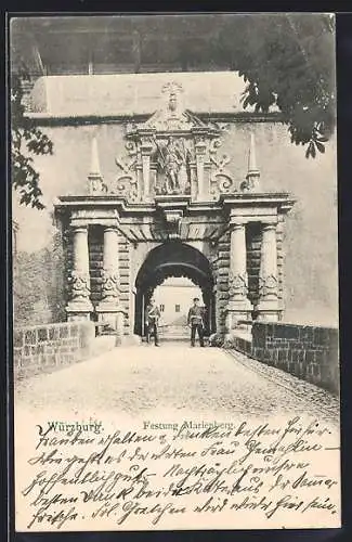 AK Würzburg, Festung Marienberg, Portal mit Wächtern