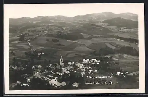 AK Sarleinsbach /O. Ö., Teilansicht mit Kirche, Fliegeraufnahme