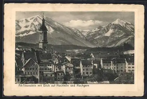 AK Traunstein, Partie in der Altstadt, Blick auf die Kirche und auf Hochfelln und Hochgern