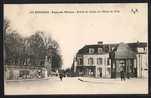 AK Bourges, Esplanade Marceau, Entrée du Jardin de l`Hôtel de Ville