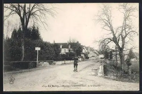 AK Herry, Entrée du village par la route de la Charité