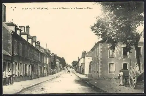 AK La Guerche, Route de Nevers et le bureau de poste