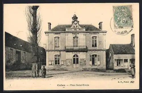 AK Culan, Place Saint-Urcin avec l`Hôtel de Ville et arbres en hiver