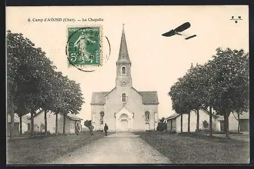 AK Avord, La Chapelle avec avion dans le ciel