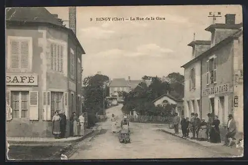 AK Bengy, La Rue de la Gare avec café et habitants