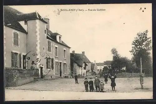 AK Boulleret, Rue du Gabillet avec des enfants jouant devant les maisons