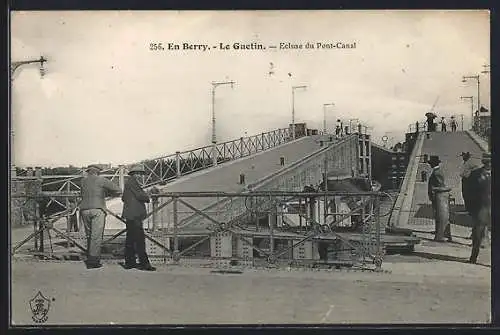 AK Le Guetin, Écluse du Pont-Canal