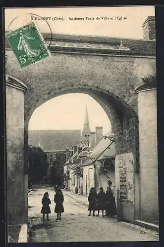 AK Chârost, Ancienne Porte de Ville et l`Église