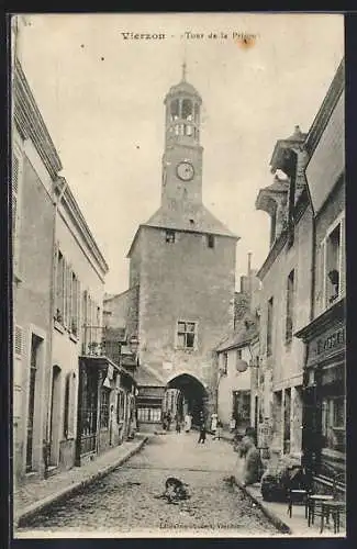 AK Vierzon, Tour de la Prison et rue animée