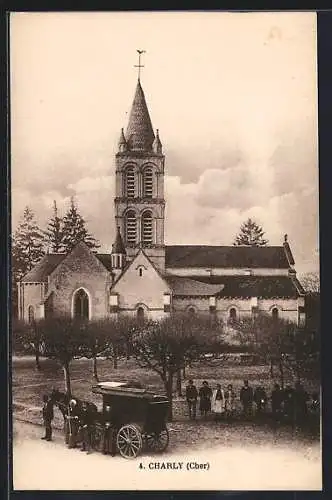 AK Charly, Vue de l`église avec charrette et villageois en premier plan