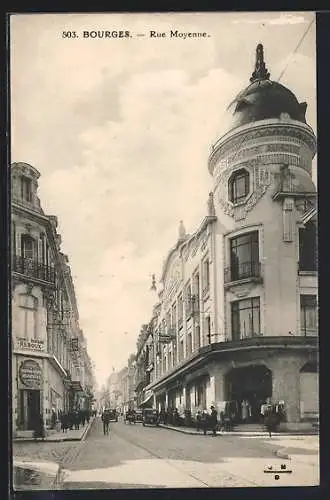 AK Bourges, Rue Moyenne avec architecture élégante et passants