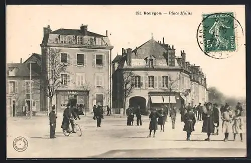 AK Bourges, Place Malus avec passants et cycliste