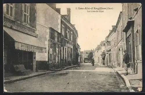 AK Les Aix-d`Angillon, La Grande Rue animée avec boutiques et passants