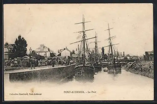 AK Pont-Audemer, Le Port avec voiliers amarrés et quai animé